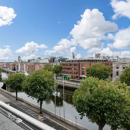 River بيت ضيافة